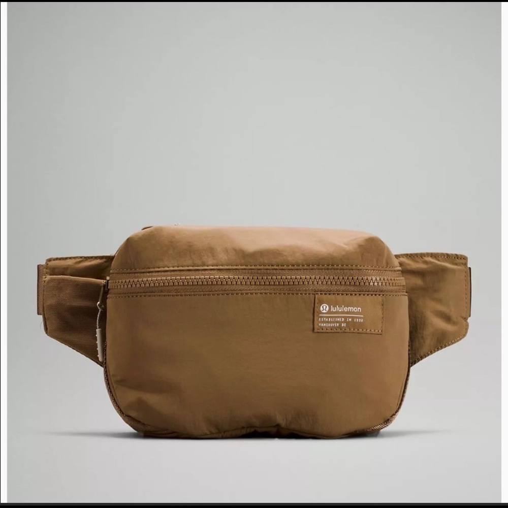 Lululemon Athletica Clean Lines Belt Bag